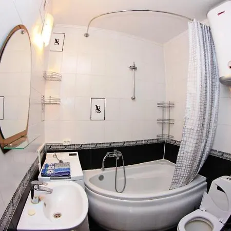 Geräumige Wohnung mit Sofas und Betten Apartment *